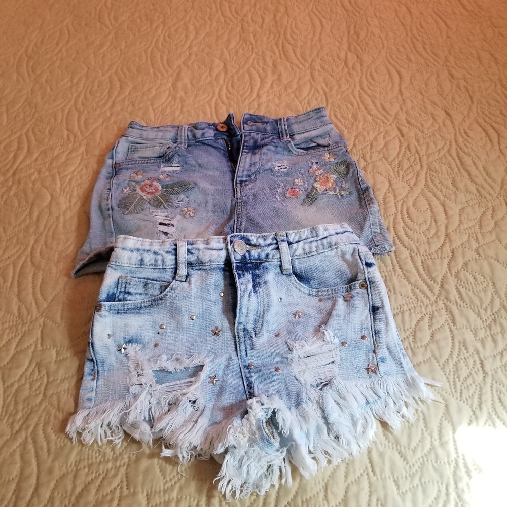2 shorts for juniors
